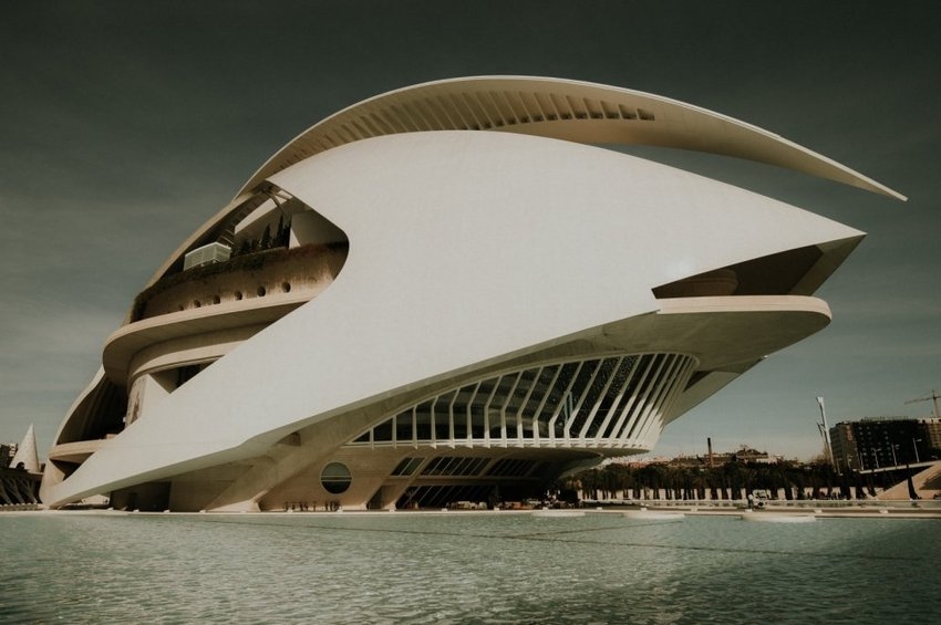 From luxurious palaces to futuristic buildings – the most beautiful opera houses in the world